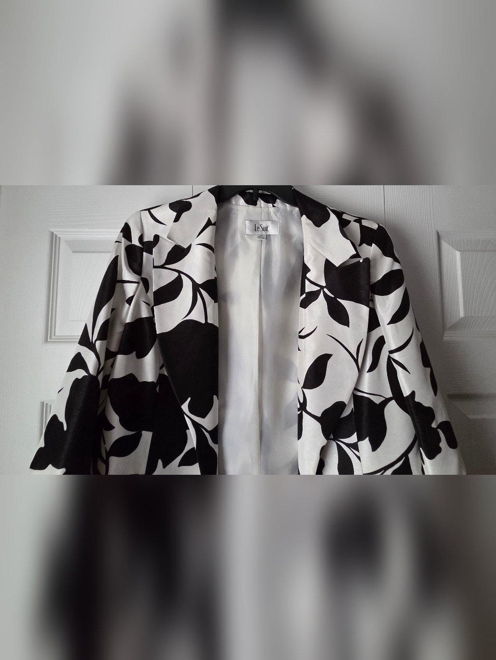 NWOT Le Suit Black and Off White Floral Long Coat Size 14 - Picture 5 of 16